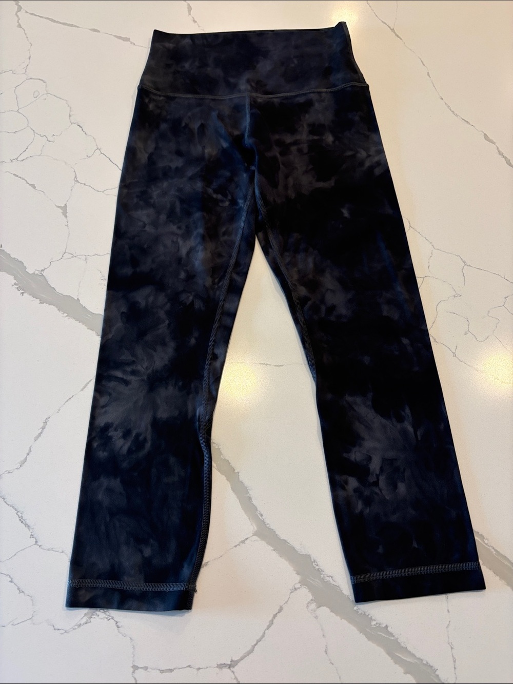 Lululemon Align Crop 21โ ~ 4 ~ Diamond Dye Pitch Grey